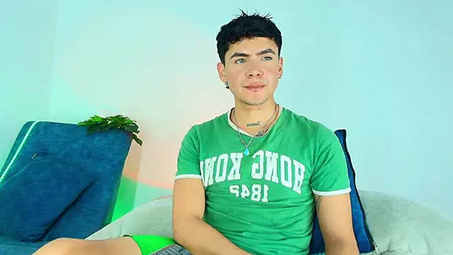 CamiiGuzmanX online show from 11/24/25, 07:47