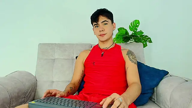 CamiiGuzmanX online show from 09/26/25, 08:38