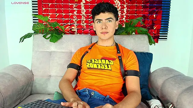 CamiiGuzmanX online show from 02/16/26, 07:56