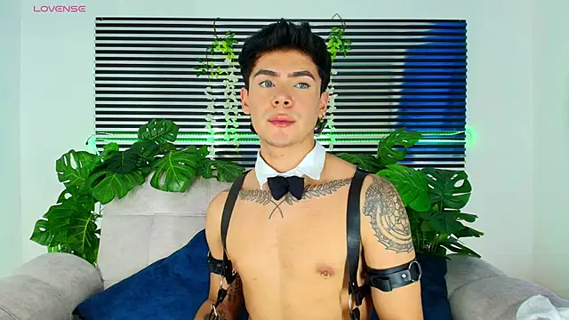 CamiiGuzmanX online show from 03/03/26, 09:22