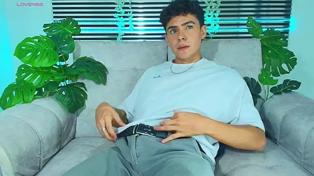 CamiiGuzmanX online show from 04/08/26, 11:39