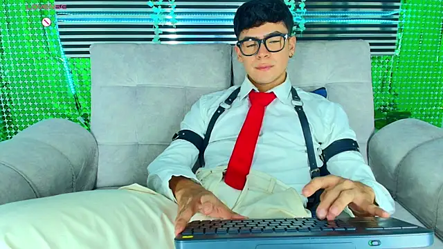 CamiiGuzmanX online show from 03/27/26, 09:38