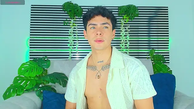 CamiiGuzmanX online show from 04/24/26, 08:33