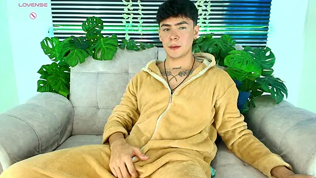 CamiiGuzmanX online show from 03/11/26, 09:31