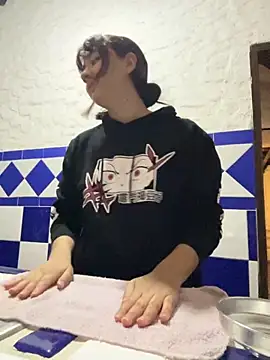 Snapshot of kaori_77 chatting on 11/15/25, 04:16 kaori 77 online show from 11/15/25, 04:16