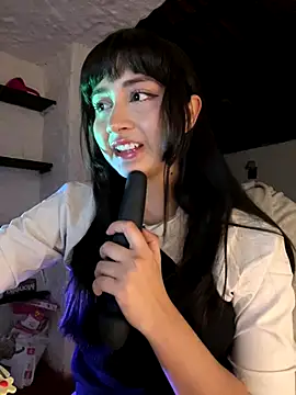 Snapshot of kaori_77 chatting on 10/09/25, 04:02 kaori 77 online show from 10/09/25, 04:02