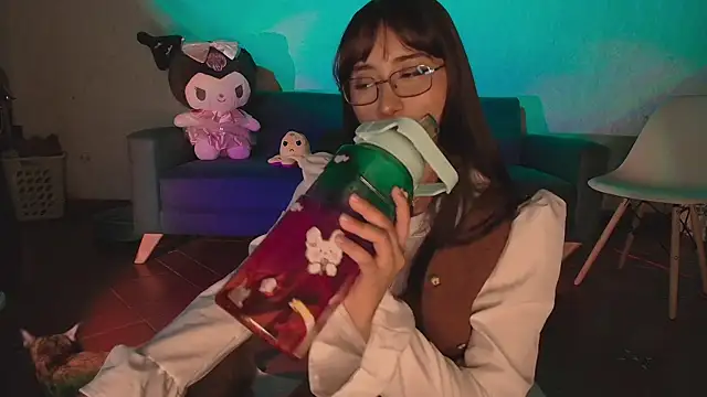 Snapshot of kaori_77 chatting on 12/20/25, 03:42 kaori 77 online show from 12/20/25, 03:42