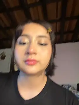 Snapshot of kaori_77 chatting on 11/16/25, 04:28 kaori 77 online show from 11/16/25, 04:28