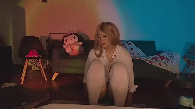 Snapshot of kaori_77 chatting on 12/14/25, 03:46 kaori 77 online show from 12/14/25, 03:46