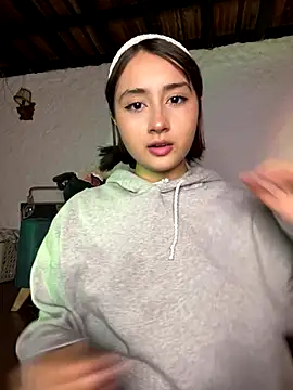 Snapshot of kaori_77 chatting on 12/15/25, 01:22 kaori 77 online show from 12/15/25, 01:22