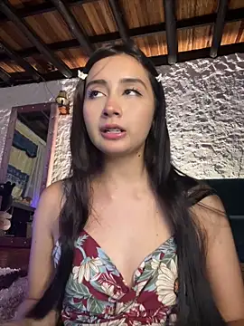 Snapshot of kaori_77 chatting on 02/11/26, 04:23 kaori 77 online show from 02/11/26, 04:23