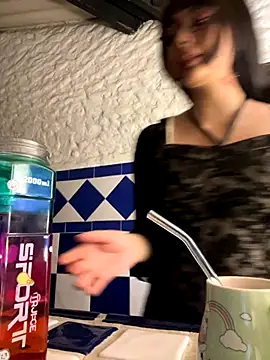 Snapshot of kaori_77 chatting on 11/01/25, 03:57 kaori 77 online show from 11/01/25, 03:57