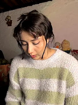 Snapshot of kaori_77 chatting on 11/20/25, 03:51 kaori 77 online show from 11/20/25, 03:51