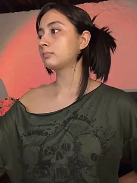 Snapshot of kaori_77 chatting on 11/26/25, 03:28 kaori 77 online show from 11/26/25, 03:28