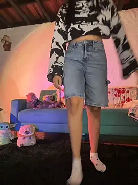 Snapshot of kaori_77 chatting on 11/25/25, 04:24 kaori 77 online show from 11/25/25, 04:24