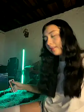 Snapshot of kaori_77 chatting on 11/13/25, 05:00 kaori 77 online show from 11/13/25, 05:00