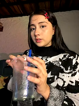 Snapshot of kaori_77 chatting on 12/01/25, 04:02 kaori 77 online show from 12/01/25, 04:02