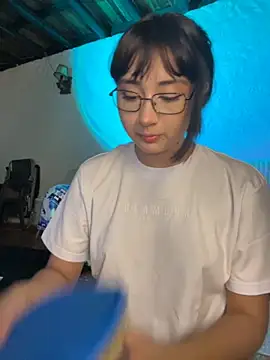 Snapshot of kaori_77 chatting on 11/03/25, 01:33 kaori 77 online show from 11/03/25, 01:33