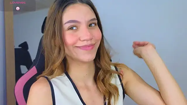 Snapshot of AntonellaaRossii chatting on 07/17/26, 12:57 AntonellaaRossii online show from 07/17/26, 12:57