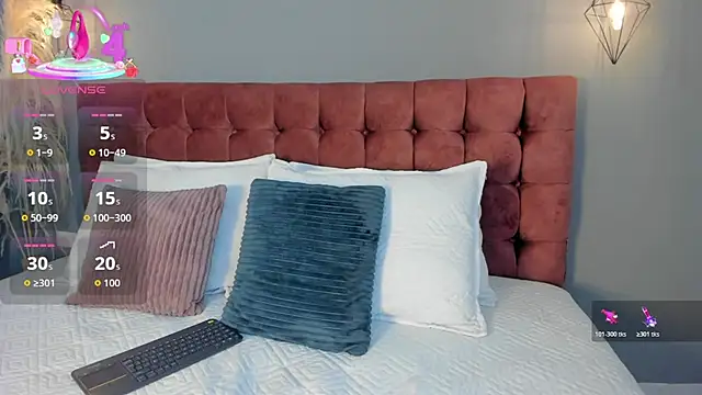 Tania 77  online show from 10/24/25, 12:37