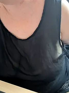 Snapshot of Curvy_Mommy chatting on 09/24/25, 07:48 Curvy Mommy online show from 09/24/25, 07:48