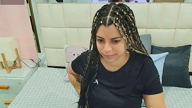 gisell gomez online show from 11/26/25, 01:11