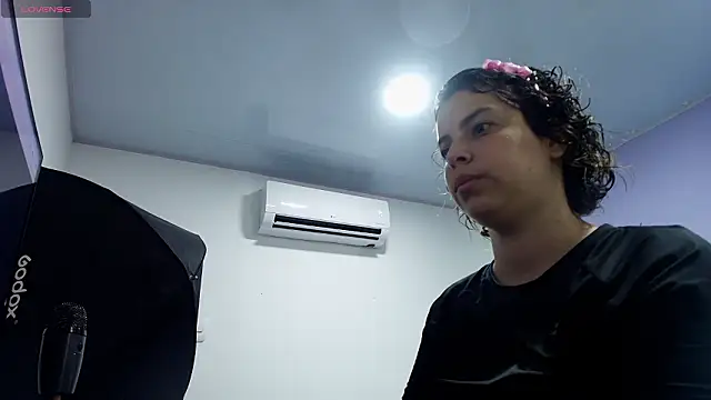 gisell gomez online show from 03/25/26, 08:19