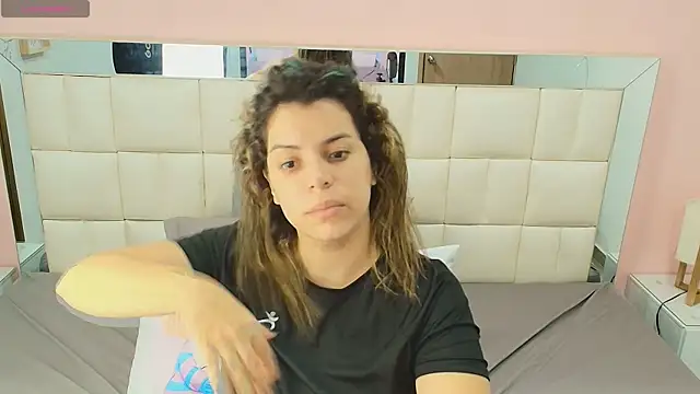 gisell gomez online show from 12/21/25, 12:51