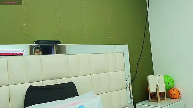 gisell gomez online show from 10/26/25, 12:05