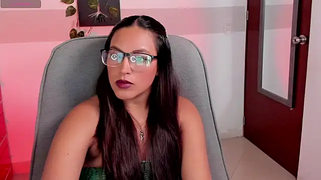 Cameroon-Diaz online show from 04/14/26, 01:49