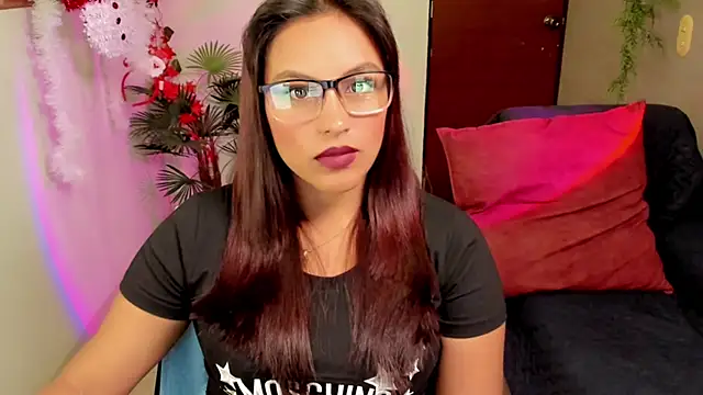 Cameroon-Diaz online show from 11/29/25, 01:44