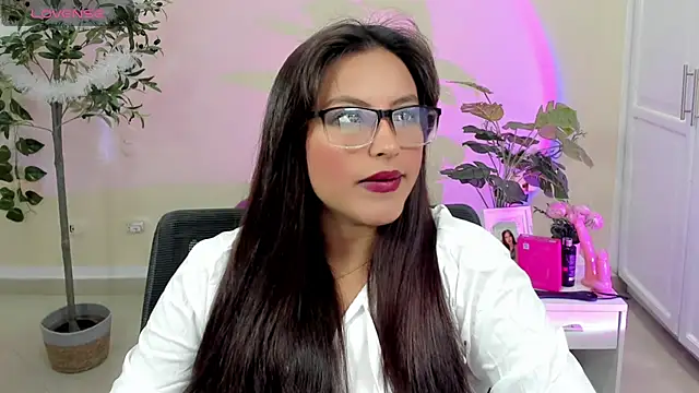 Cameroon-Diaz online show from 03/13/26, 01:49