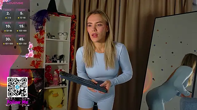 HoneyJohansson online show from 11/13/25, 06:17