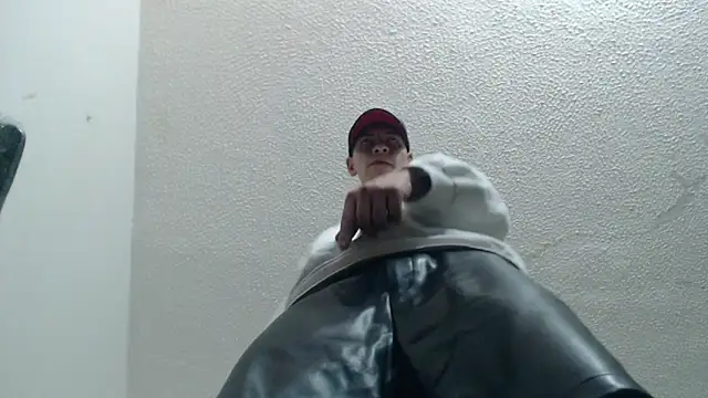 Snapshot of Thomasjons_ chatting on 11/18/25, 09:18 Thomasjons online show from 11/18/25, 09:18