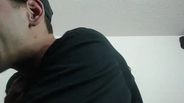 Thomasjons  online show from 12/23/25, 01:05