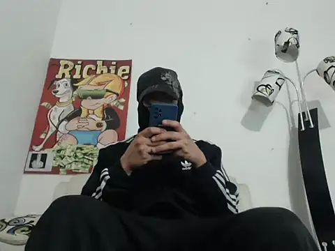 Snapshot of Thomasjons_ chatting on 11/05/25, 02:14 Thomasjons online show from 11/05/25, 02:14