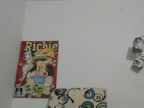 Snapshot of Thomasjons_ chatting on 10/22/25, 01:27 Thomasjons online show from 10/22/25, 01:27