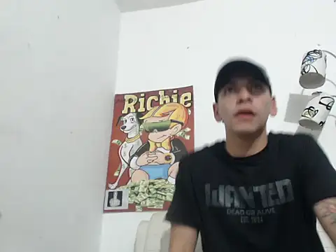 Snapshot of Thomasjons_ chatting on 10/23/25, 02:32 Thomasjons online show from 10/23/25, 02:32