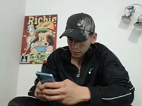 Snapshot of Thomasjons_ chatting on 10/10/25, 03:18 Thomasjons online show from 10/10/25, 03:18