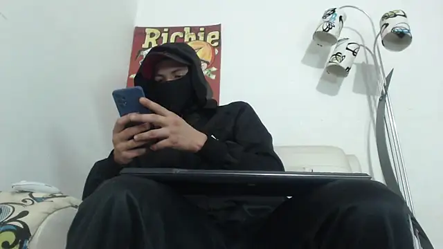 Snapshot of Thomasjons_ chatting on 12/03/25, 06:25 Thomasjons online show from 12/03/25, 06:25