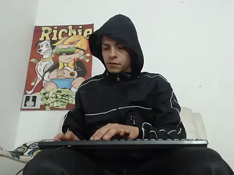 Snapshot of Thomasjons_ chatting on 10/29/25, 09:41 Thomasjons online show from 10/29/25, 09:41