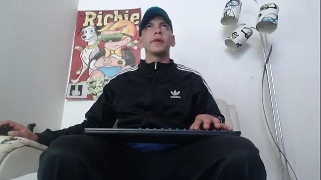 Thomasjons  online show from 02/05/26, 06:37