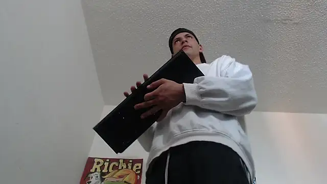 Snapshot of Thomasjons_ chatting on 12/13/25, 08:04 Thomasjons online show from 12/13/25, 08:04