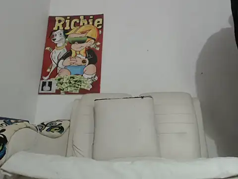 Snapshot of Thomasjons_ chatting on 10/31/25, 10:05 Thomasjons online show from 10/31/25, 10:05