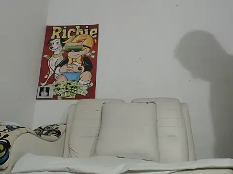 Snapshot of Thomasjons_ chatting on 10/28/25, 03:07 Thomasjons online show from 10/28/25, 03:07