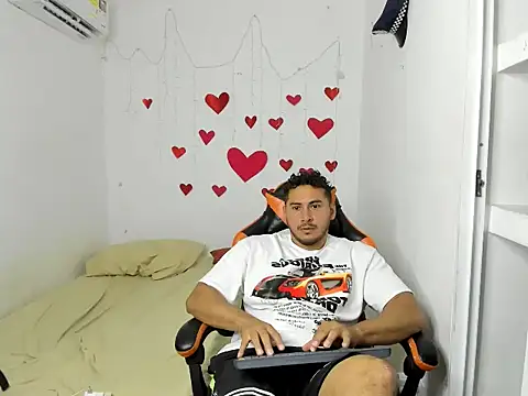 Snapshot of ashlan_king chatting on 02/26/26, 07:25 ashlan king online show from 02/26/26, 07:25