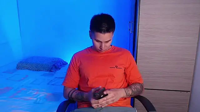 valentinosex1 online show from 12/21/25, 10:32