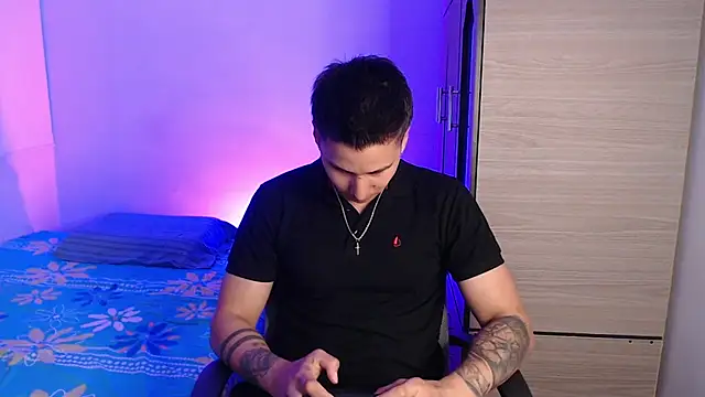 valentinosex1 online show from 11/06/25, 08:24