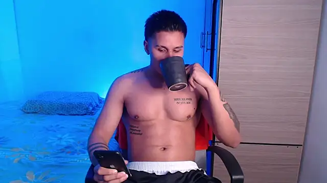 valentinosex1 online show from 10/26/25, 08:53