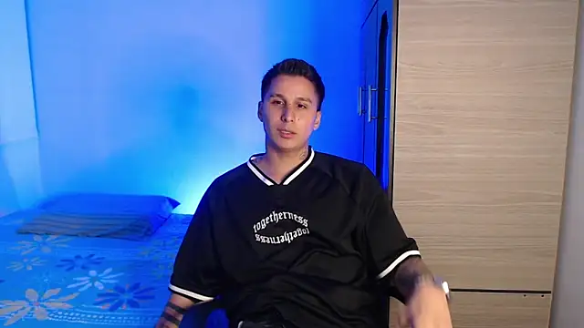 valentinosex1 online show from 11/14/25, 10:57